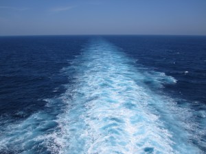 cruise-ship-wake