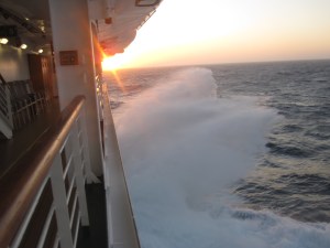 cruise-ship-rough-seas