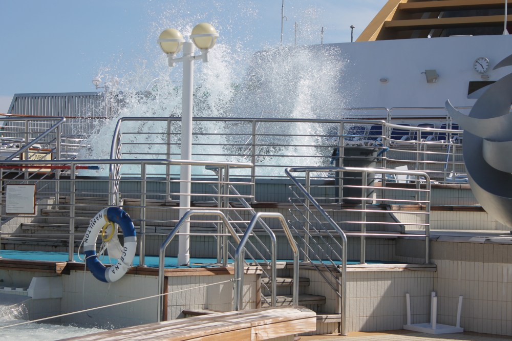 P&O Cruises Oceana Swimming Pool