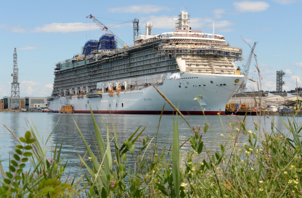 P&O Cruises Britannia Starboard Side