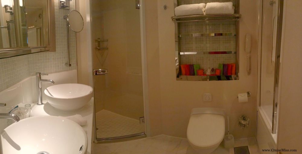 CrystalSymphonyPenthouseVerandahBathroom