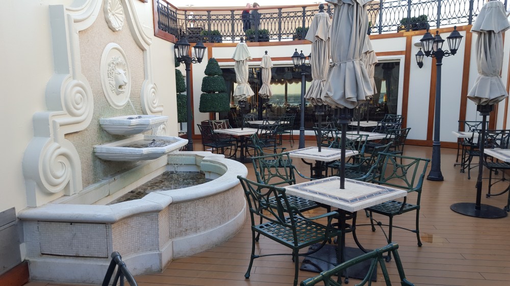 Grills-Courtyard-Queen-Victoria