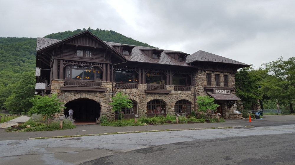 Bear-Mountain-Inn