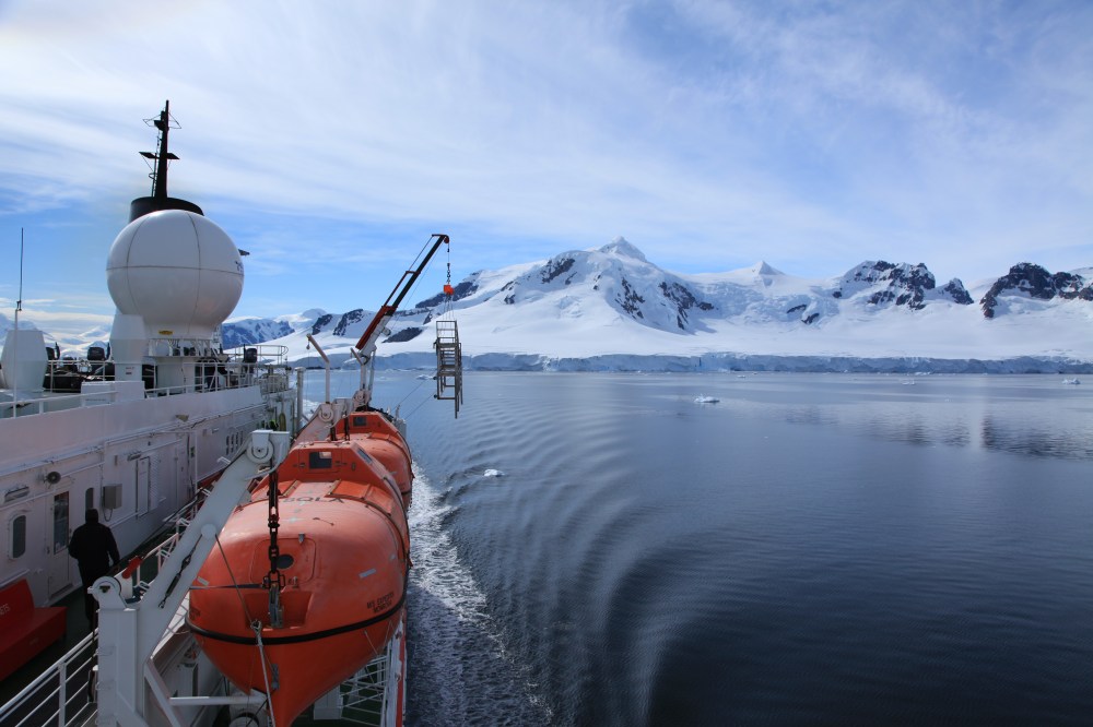 7-reasons-to-visit-antarctica-2