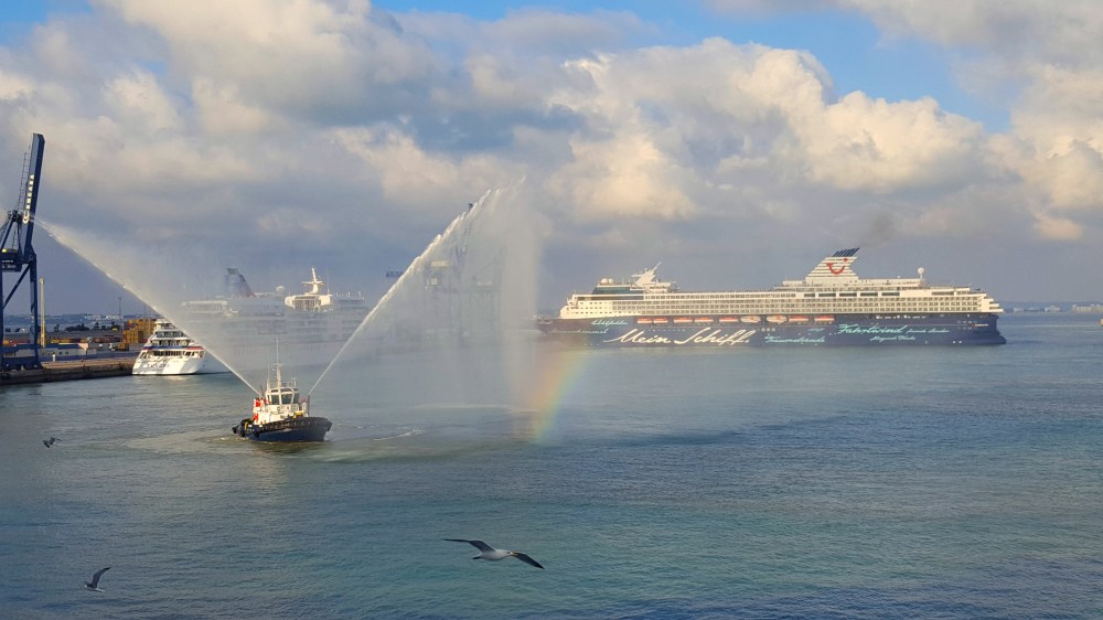 europa-mein-schiff-balmoral-cadiz