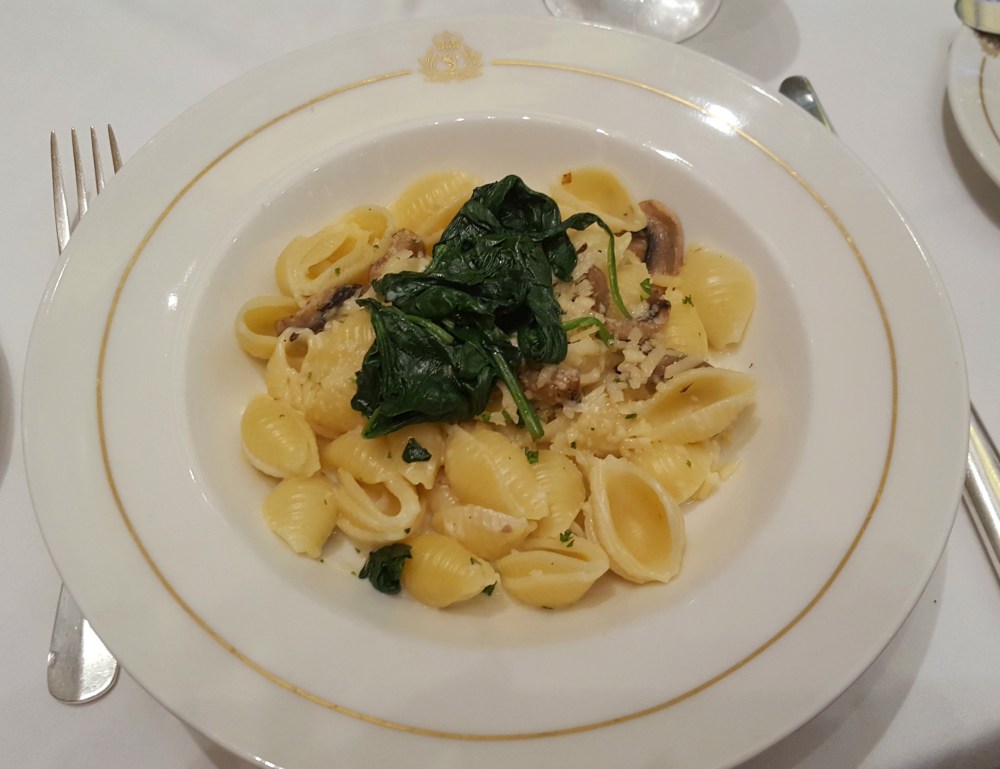 Conchiglie pasta with mushrooms in a whitw wine and mascarpone sauce 